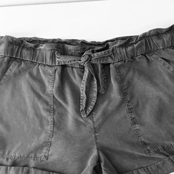 Aerie Gray 100% Lyocell Paperbag Tie Waist Camp-Style Shorts - Size Small - Picture 4 of 14